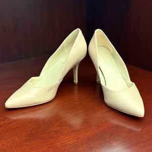 Sleek Marc Fisher Nude Heels